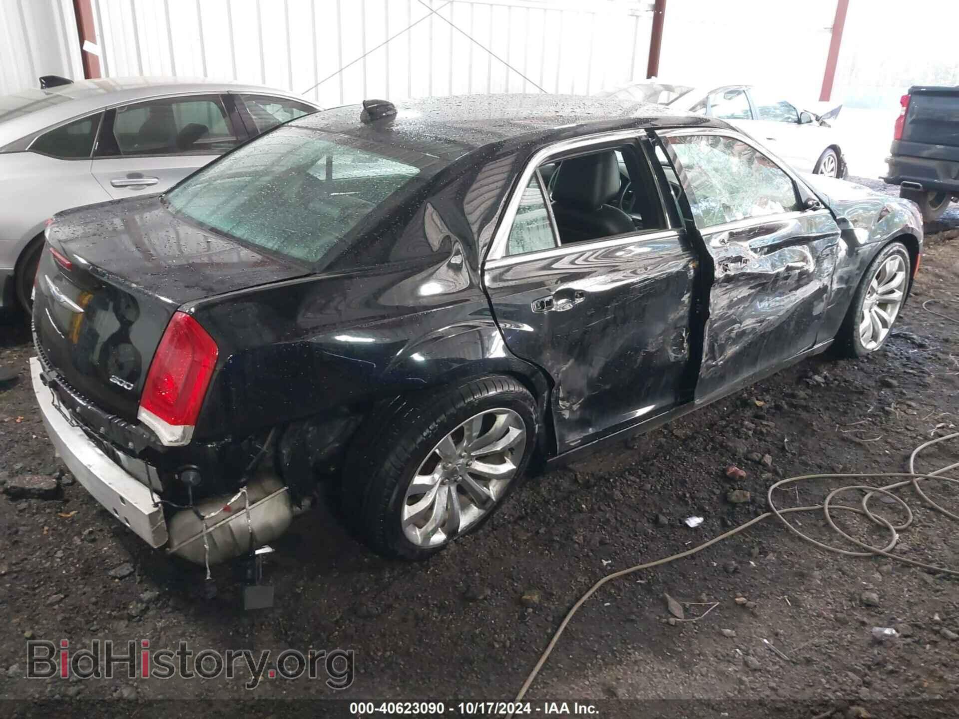 2019 CHRYSLER 300 - VIN: 2C3CCAEG0KH528544 - Фото 4