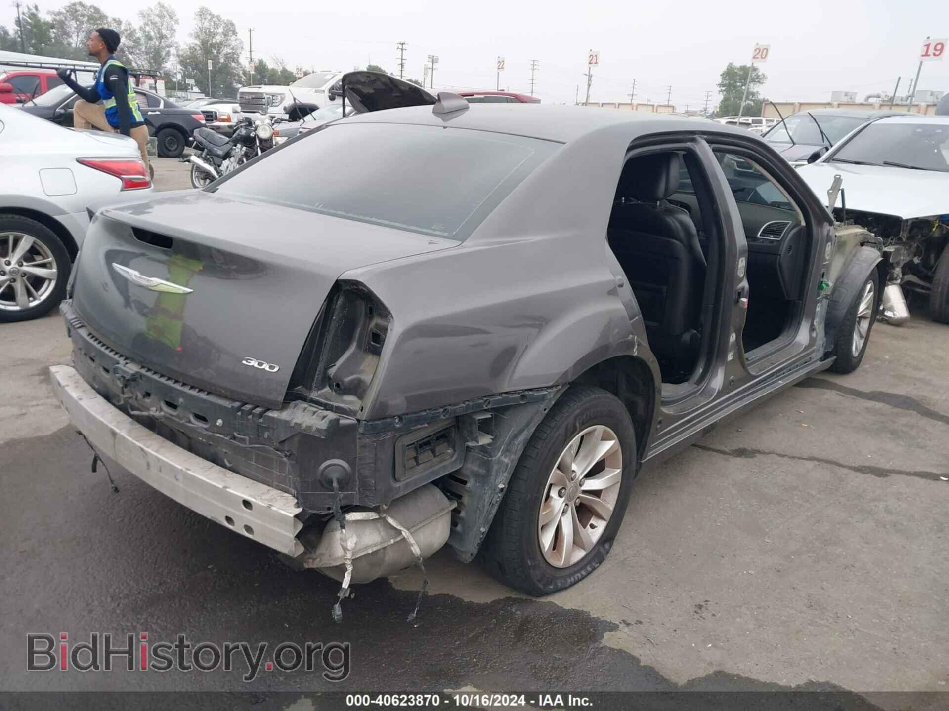 2015 CHRYSLER 300 - VIN: 2C3CCAAG5FH930975 - Фото 4