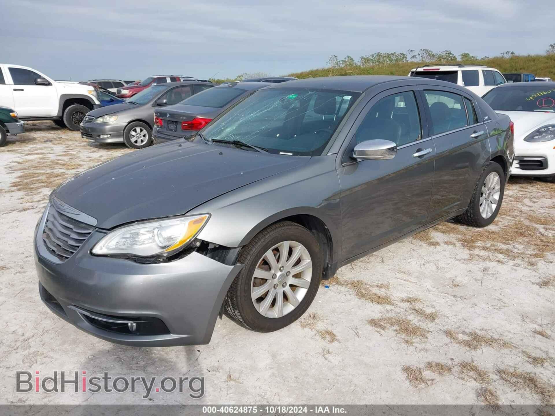 2013 CHRYSLER 200 - VIN: 1C3CCBCG5DN593585 - Фото 2
