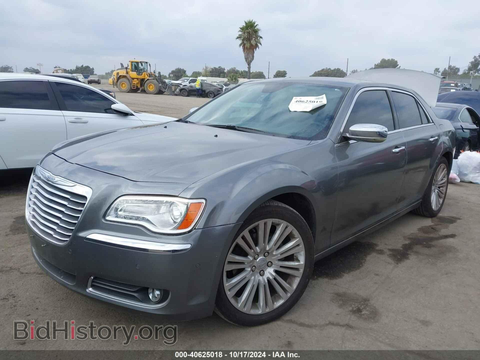 2012 CHRYSLER 300 - VIN: 2C3CCACG4CH207806 - Фото 2