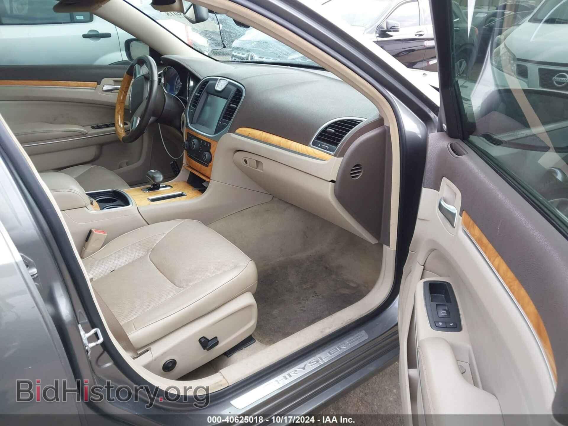 2012 CHRYSLER 300 - VIN: 2C3CCACG4CH207806 - Фото 5