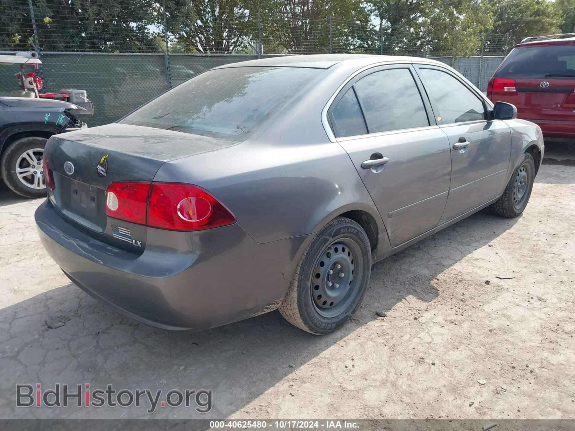 2006 KIA OPTIMA - VIN: KNAGE123765040811 - Фото 4