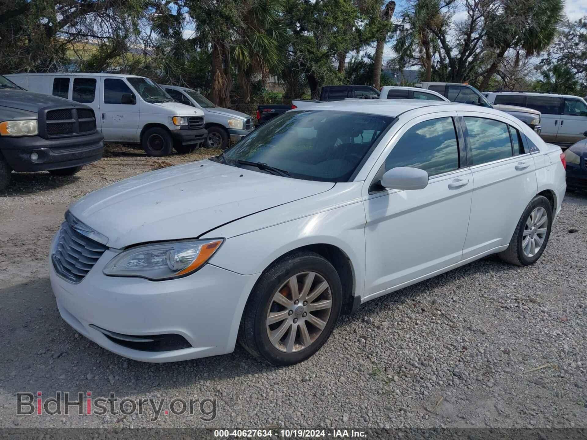 2013 CHRYSLER 200 - VIN: 1C3CCBBG7DN556572 - Фото 2