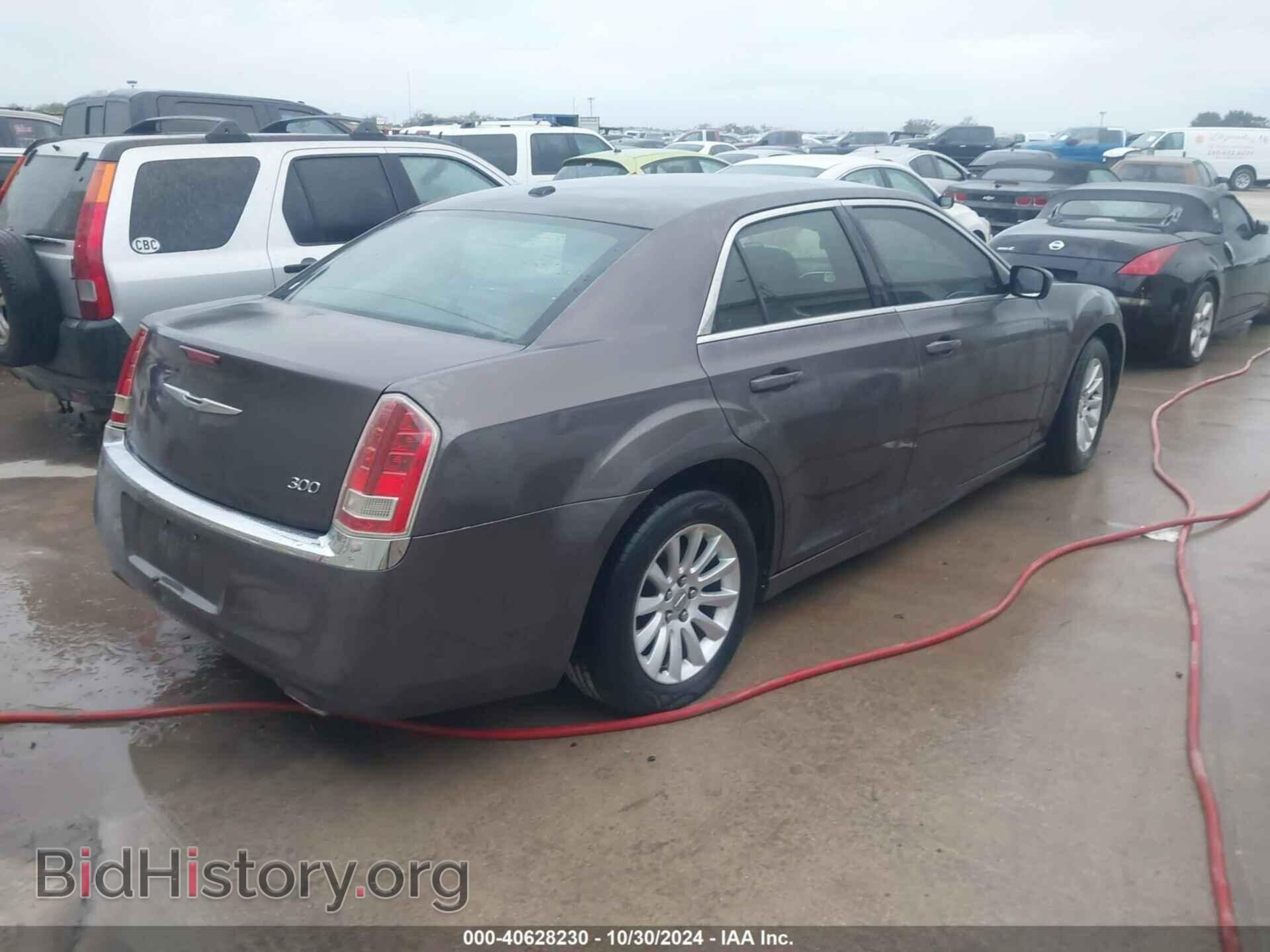 2013 CHRYSLER 300 - VIN: 2C3CCAAG1DH588504 - Фото 4