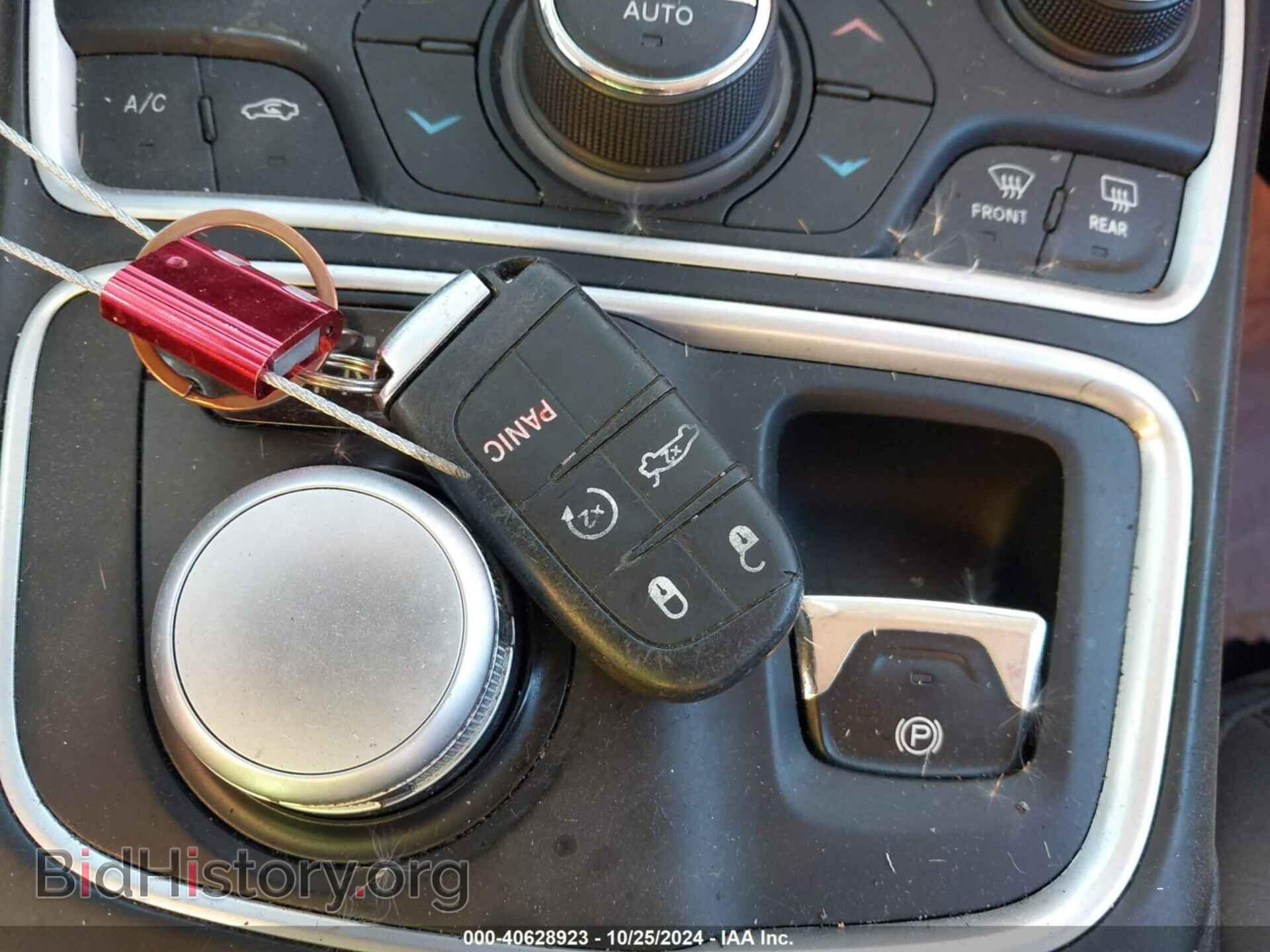 2015 CHRYSLER 200 - VIN: 1C3CCCCB1FN723570 - Фото 11