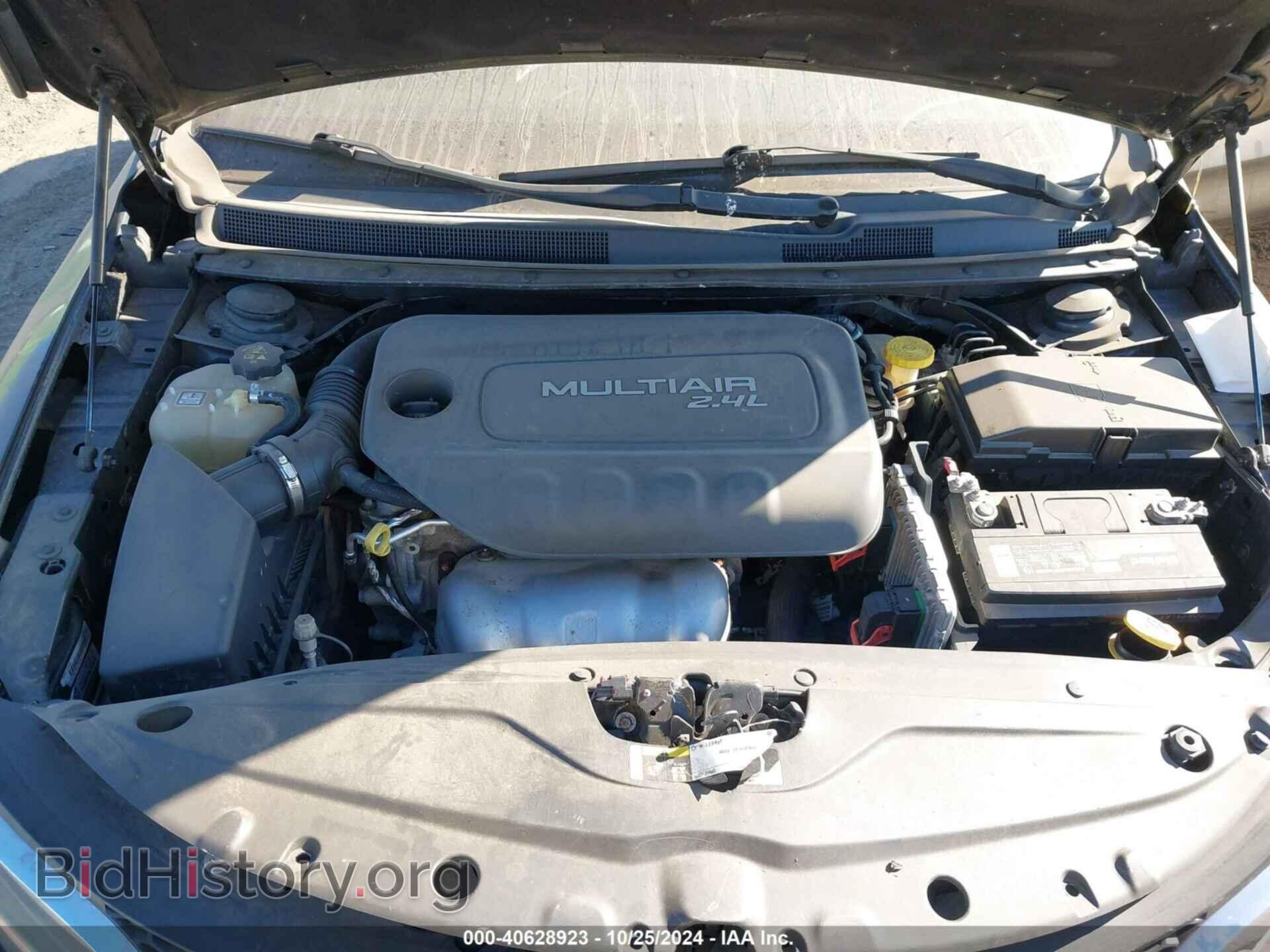 2015 CHRYSLER 200 - VIN: 1C3CCCCB1FN723570 - Фото 10
