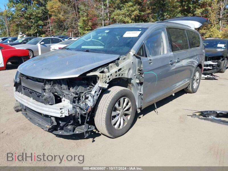 2017 Chrysler PACIFICA (VIN 2C4RC1BG3HR837390) — photo 2 of 16