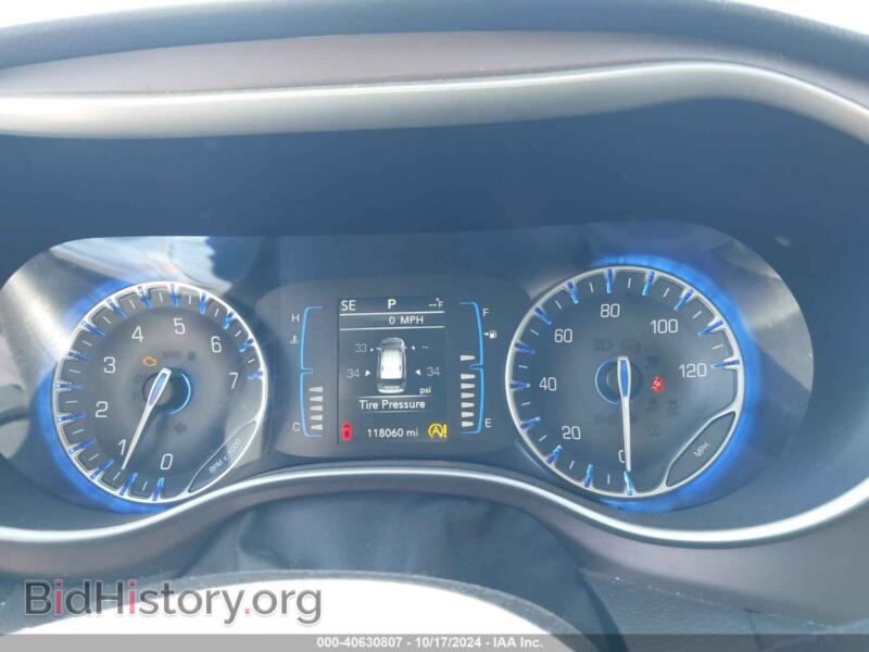 2017 Chrysler PACIFICA (VIN 2C4RC1BG3HR837390) — photo 7 of 16
