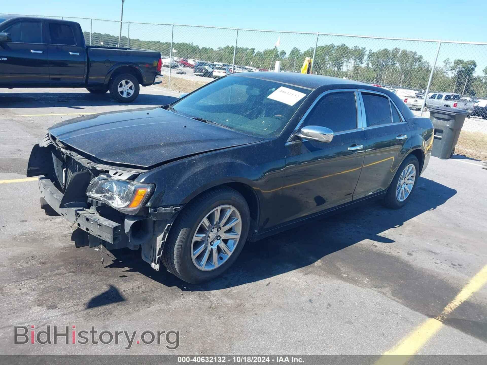 2012 CHRYSLER 300 - VIN: 2C3CCACG2CH216357 - Фото 2