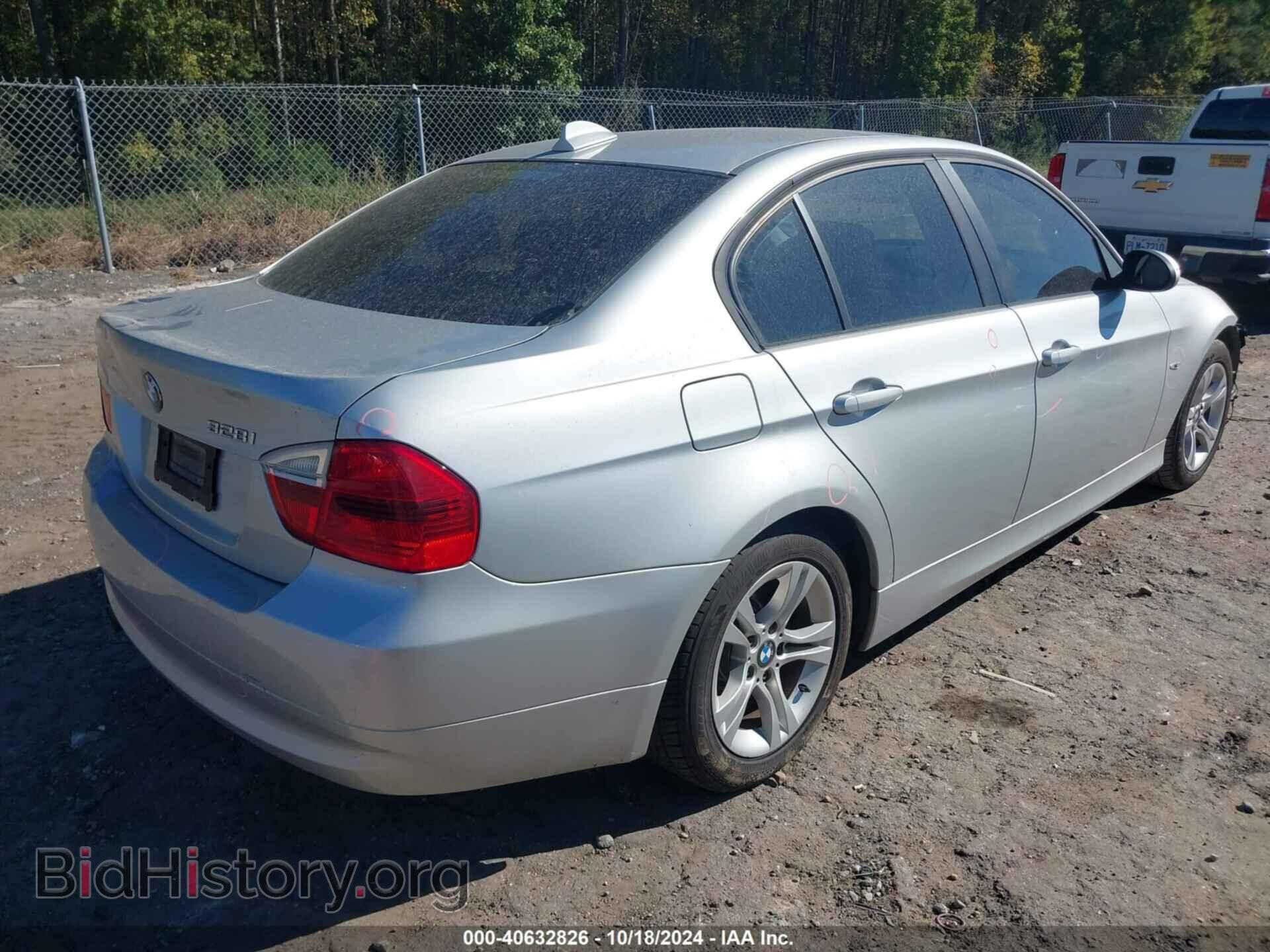 2008 BMW 328I - VIN: WBAVA33558P142095 - Фото 4