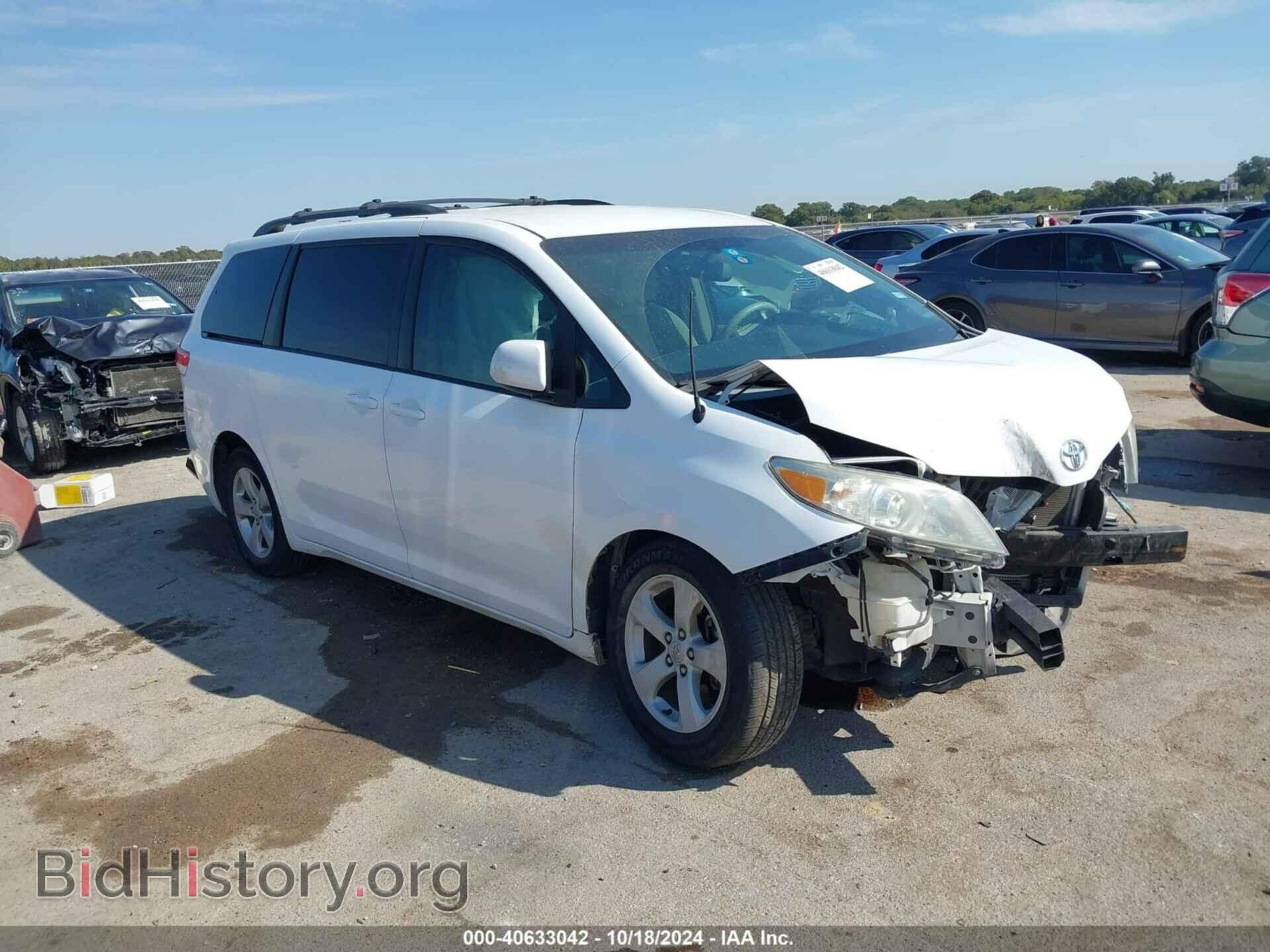 Фотография 5TDKK3DC2BS172376 - TOYOTA SIENNA 2011