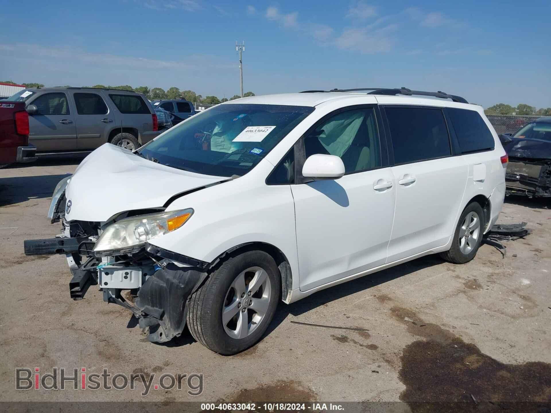2011 TOYOTA SIENNA - VIN: 5TDKK3DC2BS172376 - Фото 2
