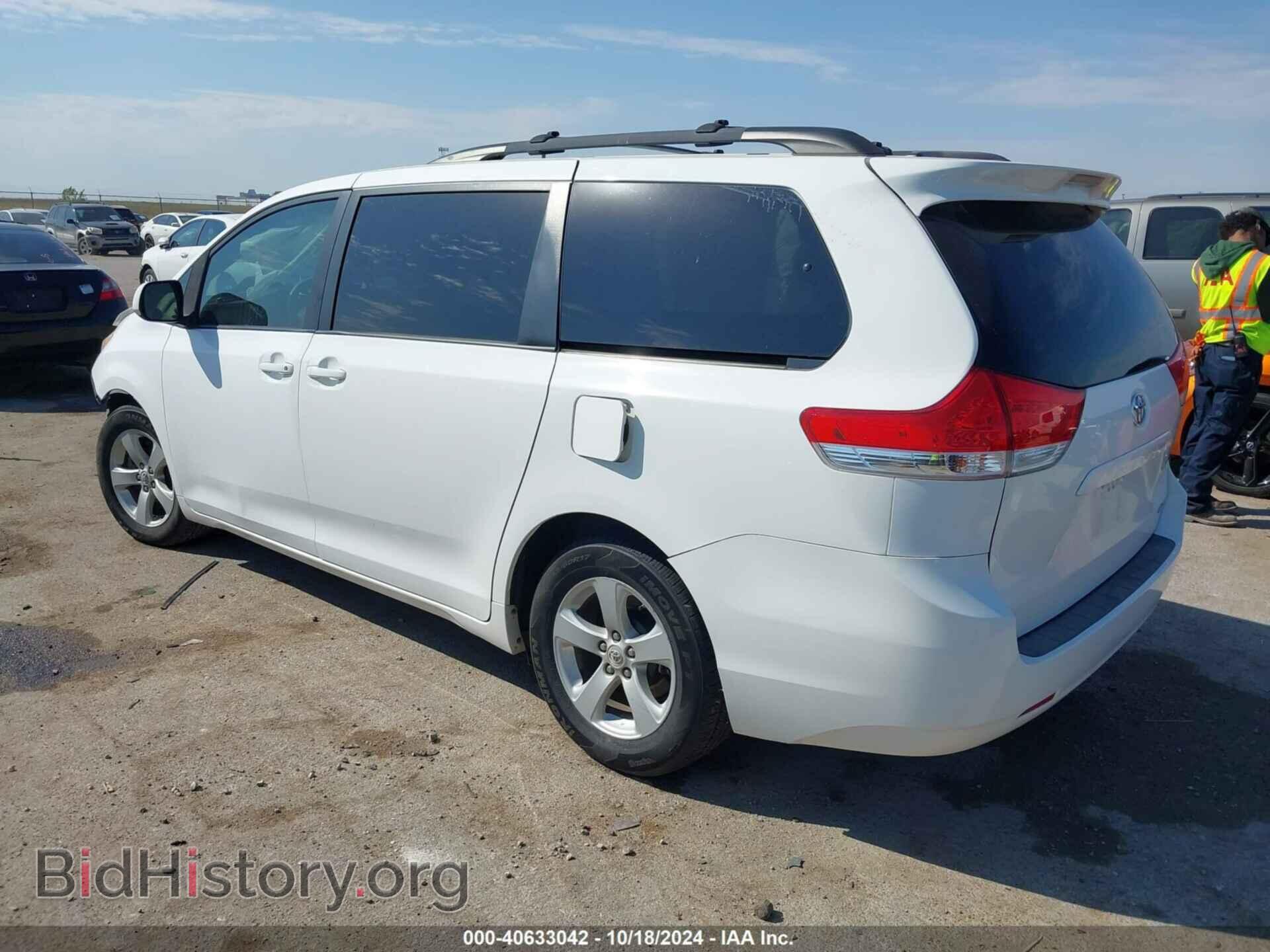 2011 TOYOTA SIENNA - VIN: 5TDKK3DC2BS172376 - Фото 3