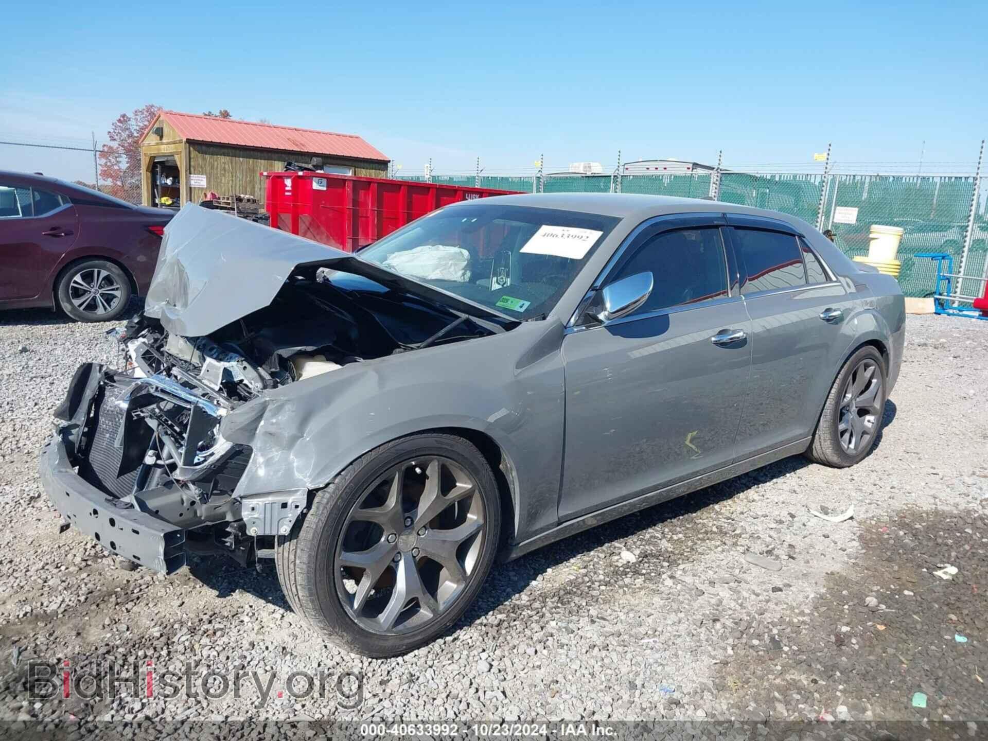 2019 CHRYSLER 300 - VIN: 2C3CCAKG4KH690861 - Фото 2