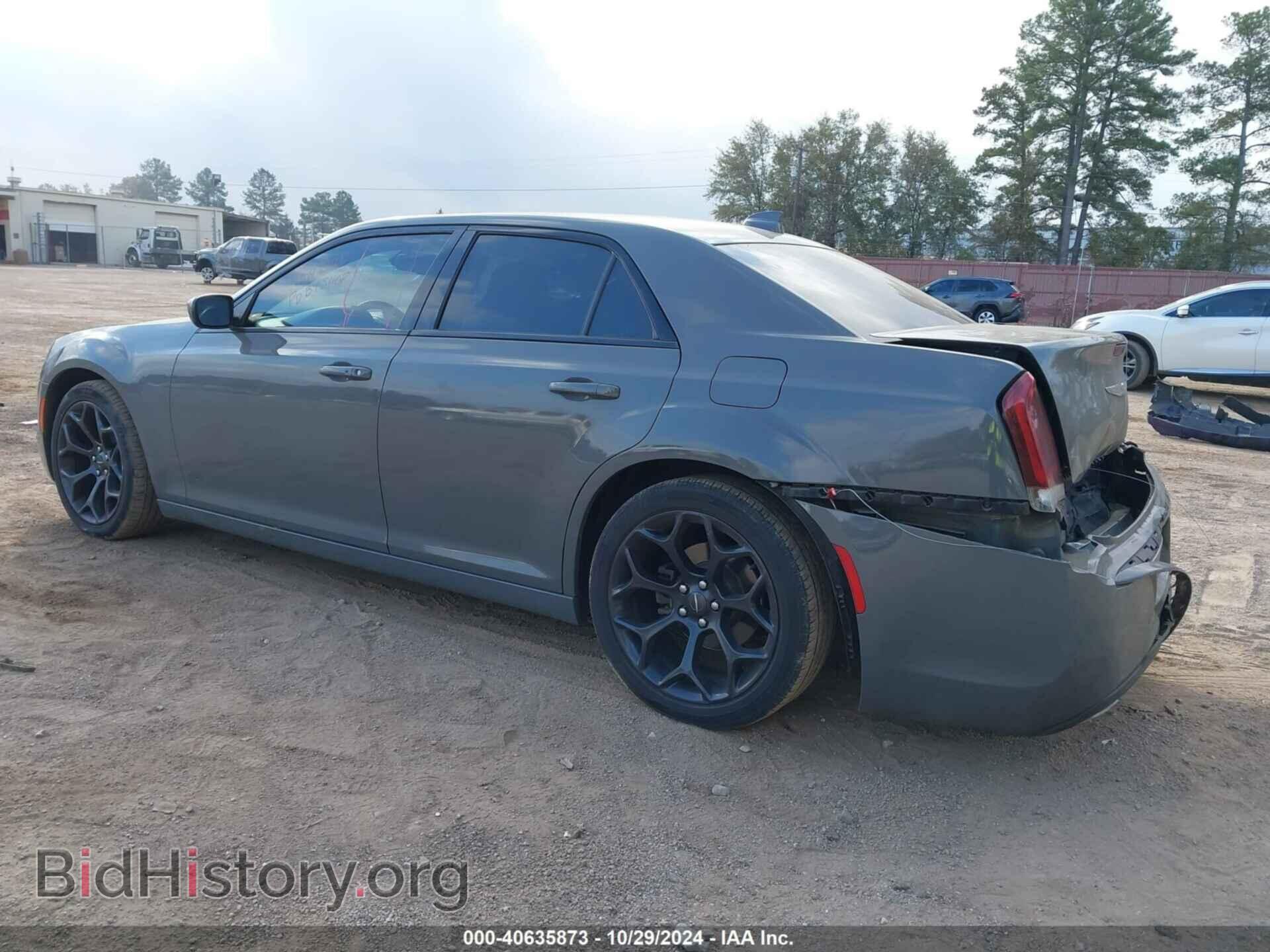 2019 CHRYSLER 300 - VIN: 2C3CCABG9KH516204 - Фото 3