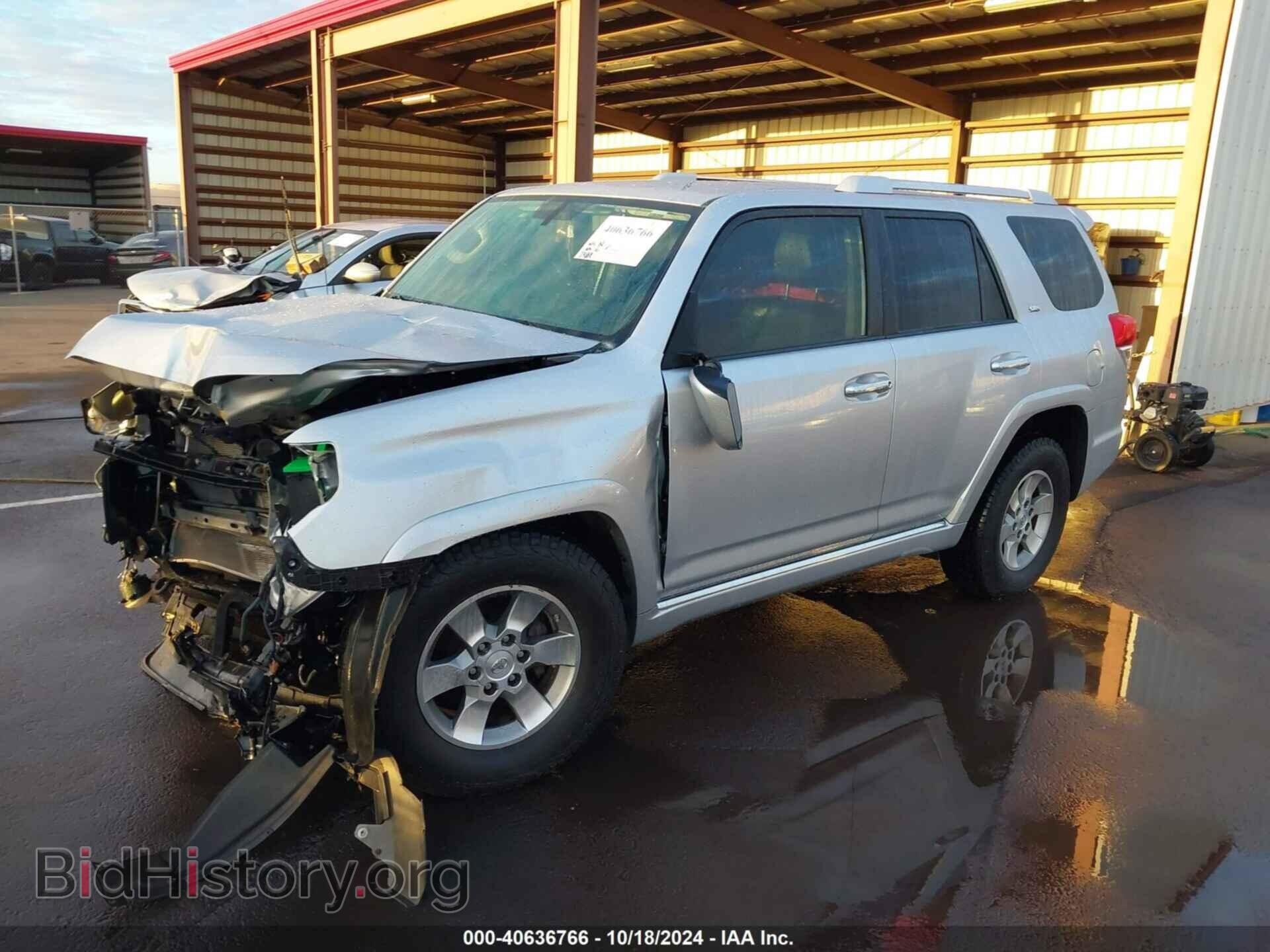 2011 TOYOTA 4RUNNER - VIN: JTEZU5JR4B5025653 - Фото 2
