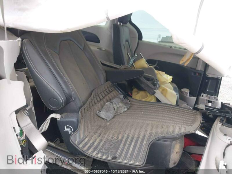 2022 Chrysler PACIFICA (VIN 2C4RC1BG0NR116133) — photo 8 of 19