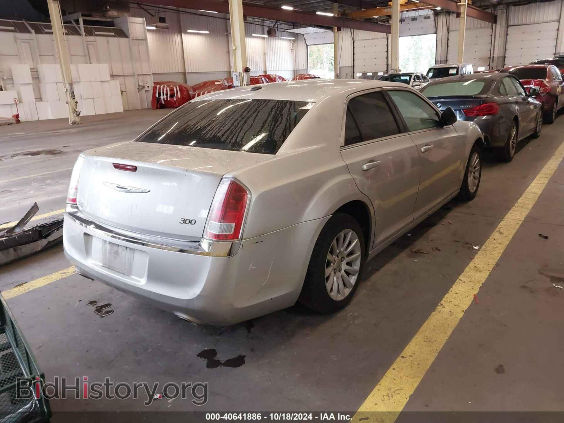 2012 CHRYSLER 300 - VIN: 2C3CCAAG7CH113728 - Фото 4