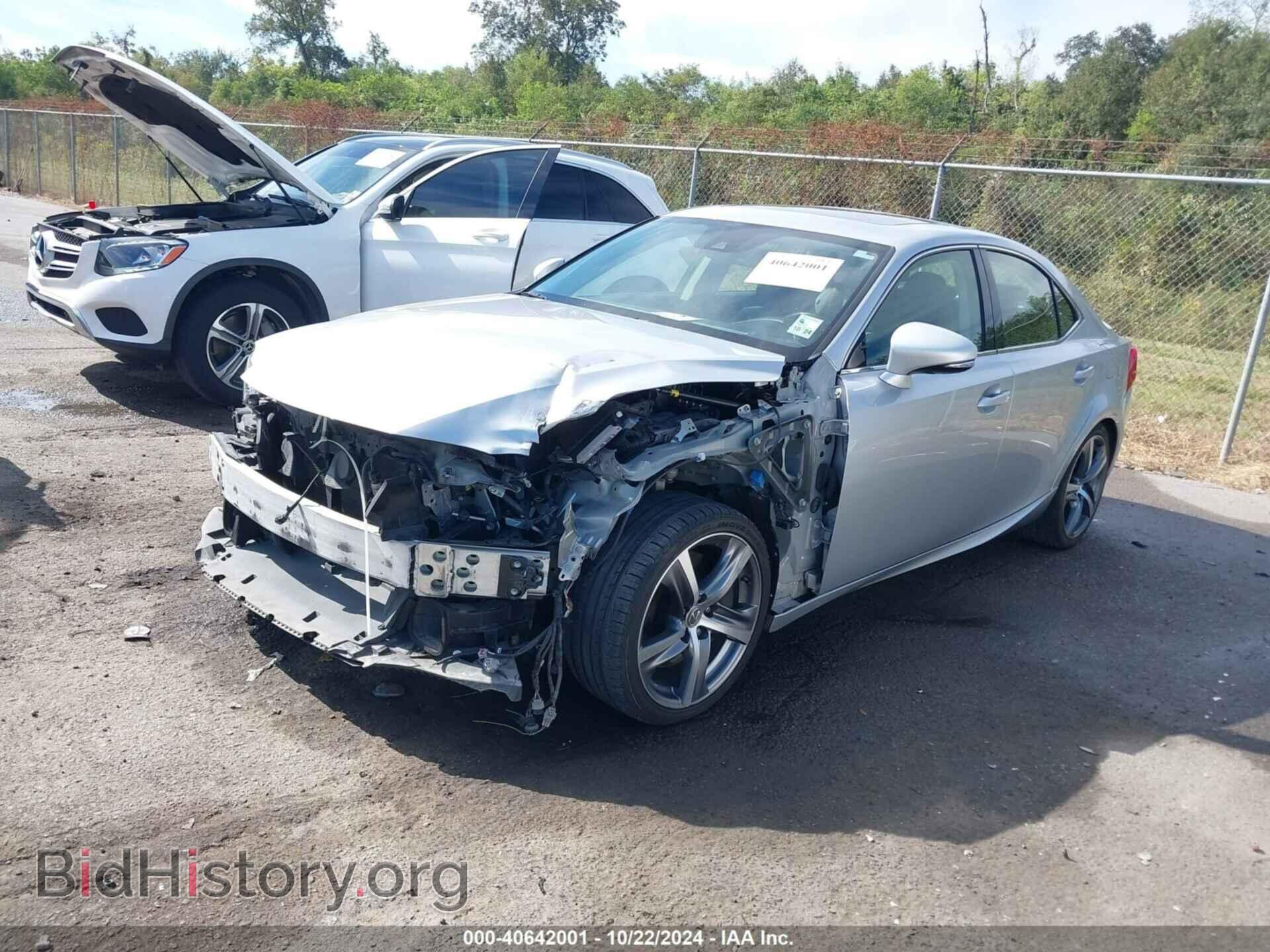 2017 LEXUS IS 200T - VIN: JTHBA1D24H5039002 - Фото 2