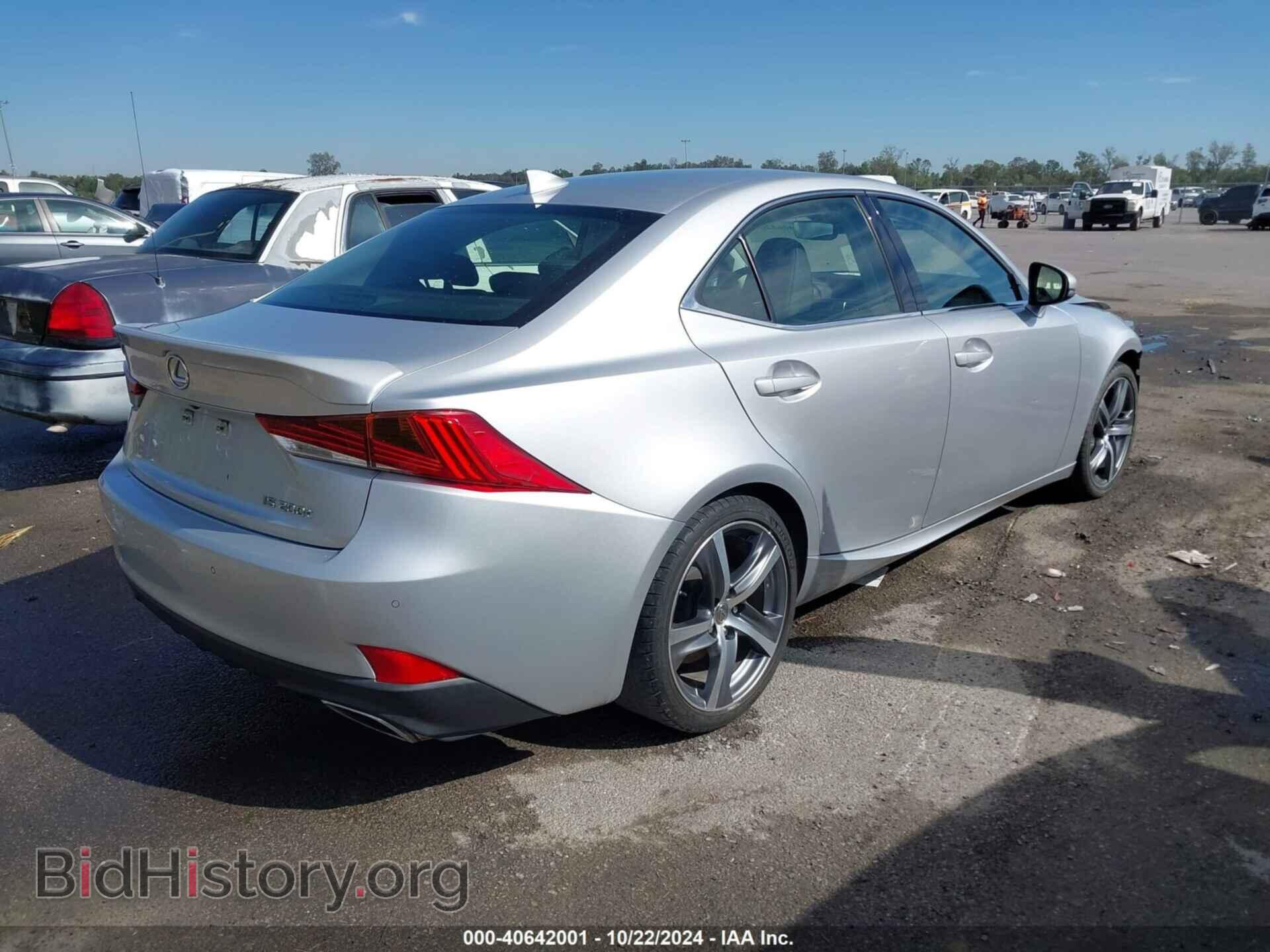 2017 LEXUS IS 200T - VIN: JTHBA1D24H5039002 - Фото 4