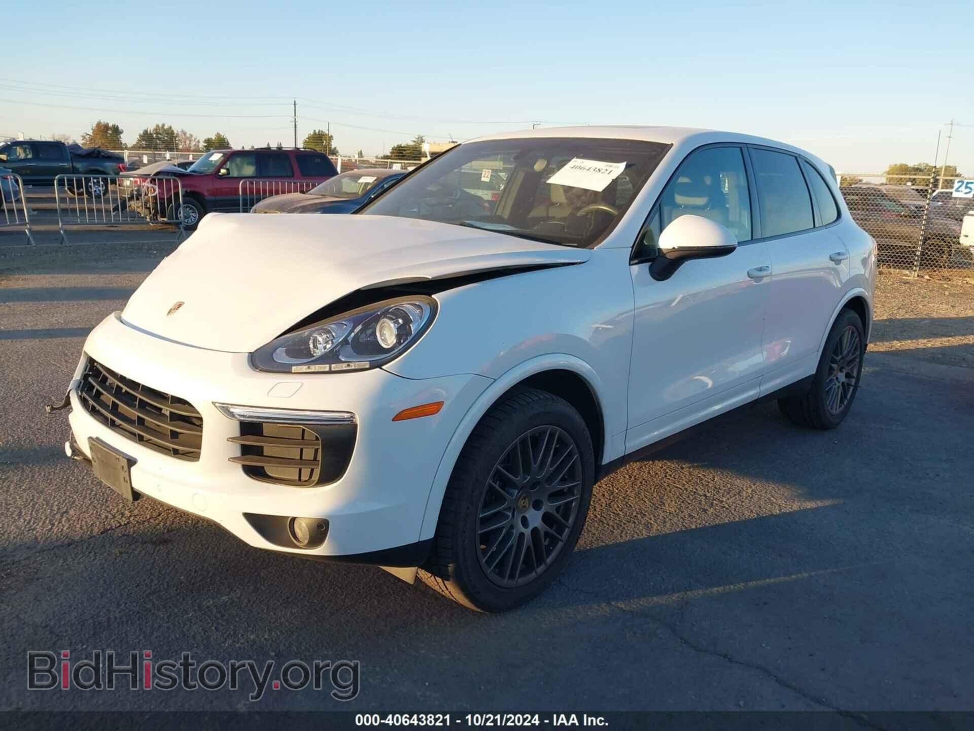 2017 PORSCHE CAYENNE - VIN: WP1AA2A24HKA86683 - Фото 2