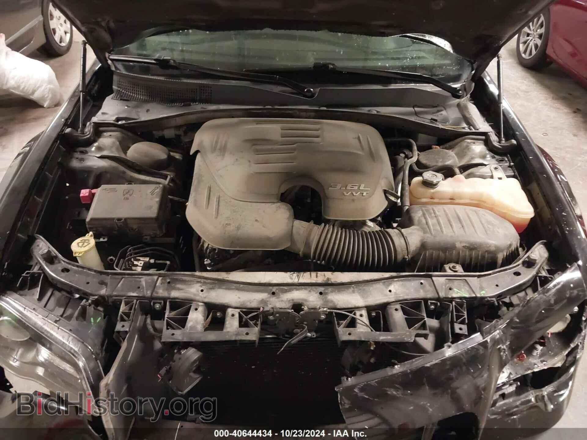 2019 CHRYSLER 300 - VIN: 2C3CCAGG2KH569805 - Фото 10