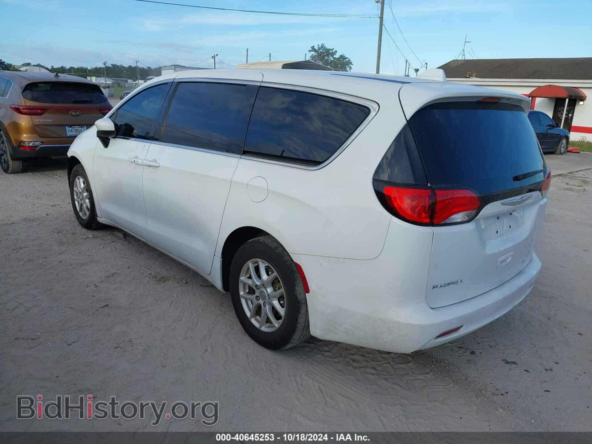 2017 CHRYSLER PACIFICA - VIN: 2C4RC1CG5HR677947 - Фото 3