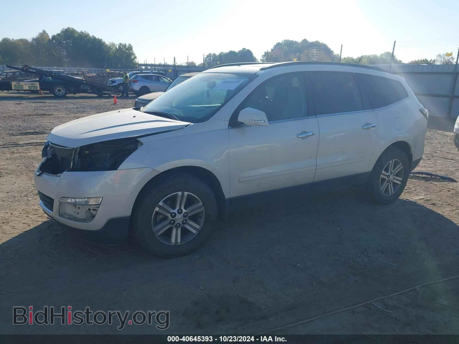 2015 CHEVROLET TRAVERSE - VIN: 1GNKRHKD8FJ186099 - Фото 2