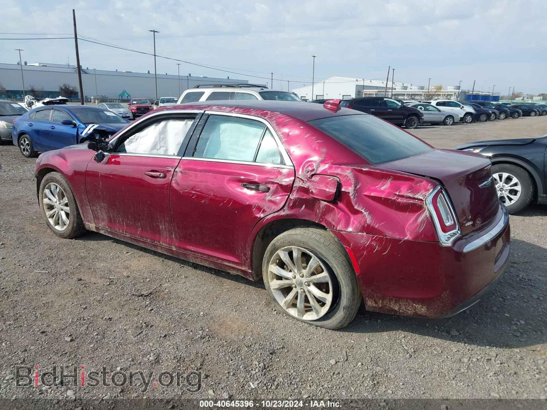 2016 CHRYSLER 300 - VIN: 2C3CCARG0GH270558 - Фото 3