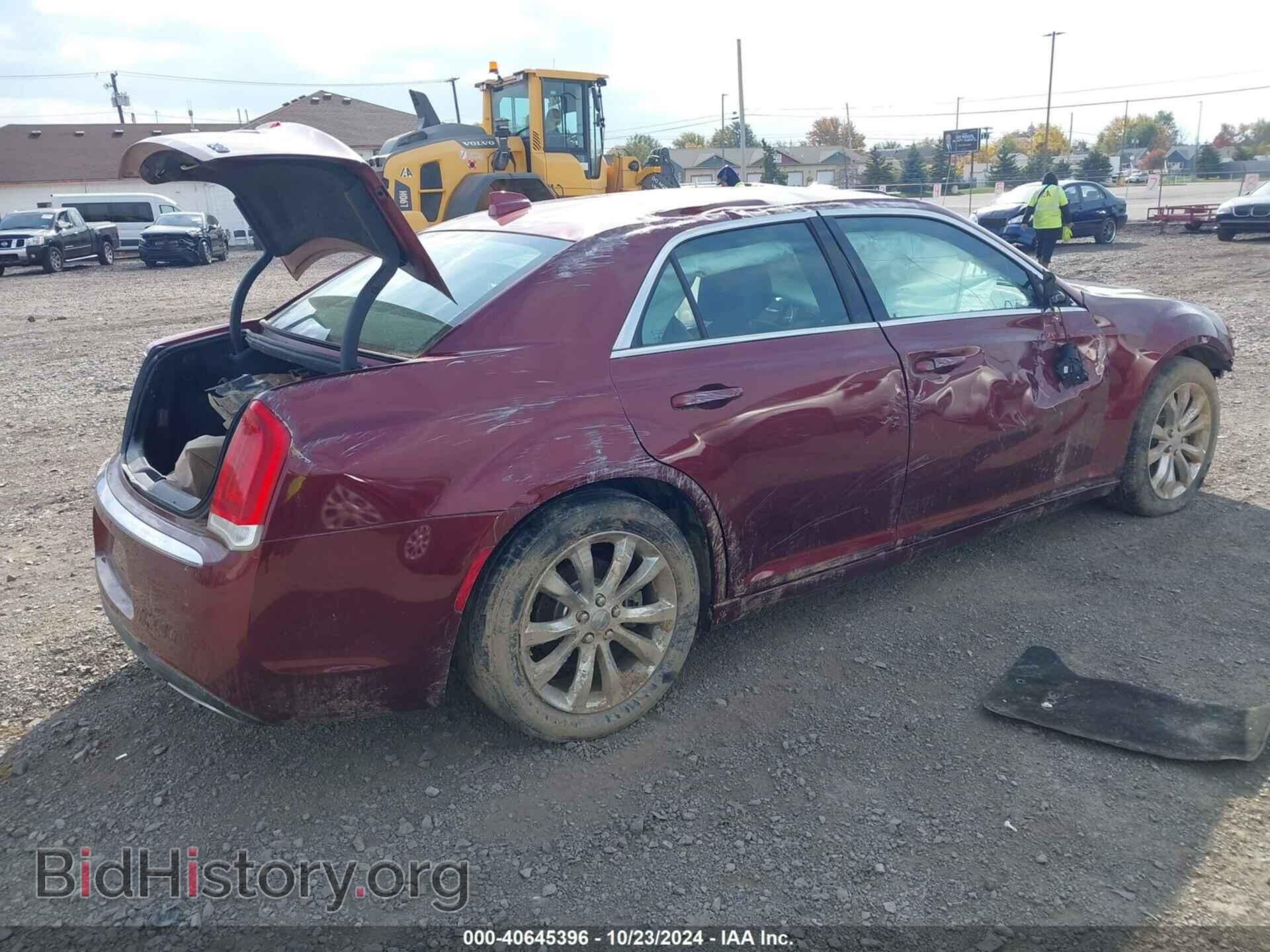 2016 CHRYSLER 300 - VIN: 2C3CCARG0GH270558 - Фото 4