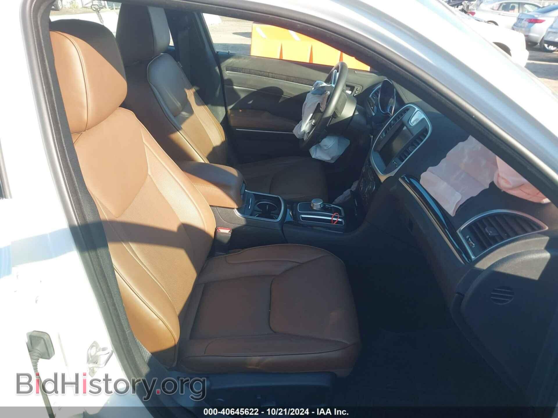 2019 CHRYSLER 300 - VIN: 2C3CCAKG7KH543045 - Фото 5