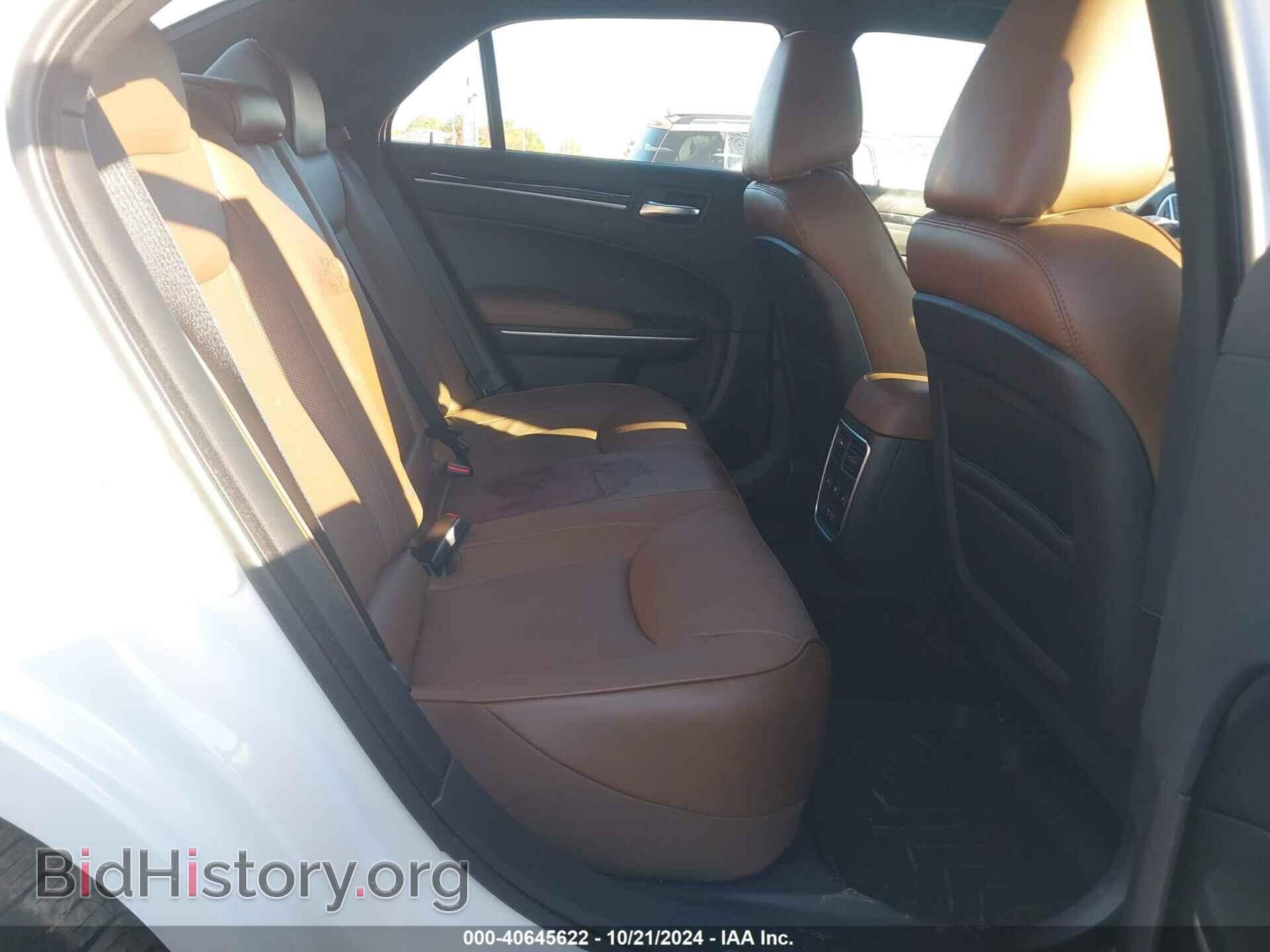 2019 CHRYSLER 300 - VIN: 2C3CCAKG7KH543045 - Фото 8