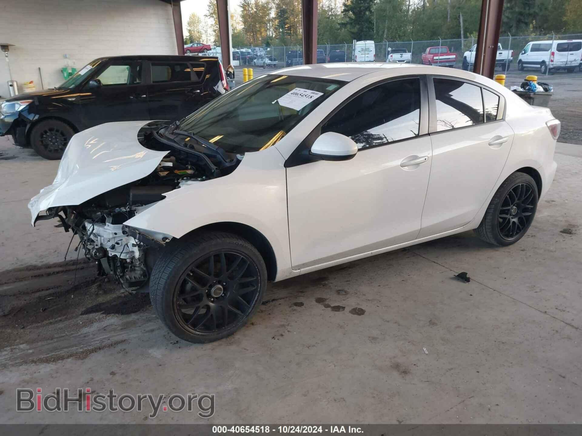 2011 MAZDA MAZDA3 - VIN: JM1BL1UG2B1431952 - Фото 2