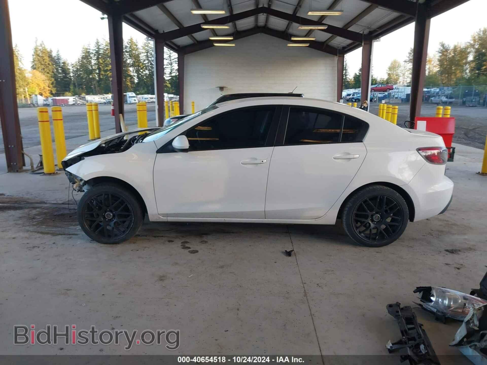 2011 MAZDA MAZDA3 - VIN: JM1BL1UG2B1431952 - Фото 14