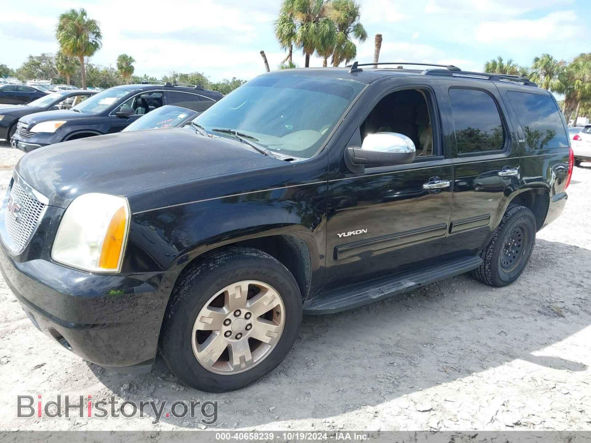 2011 GMC YUKON - VIN: 1GKS1CE07BR393658 - Photo 2
