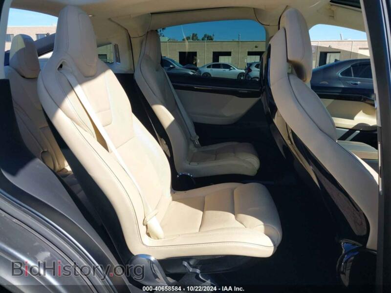 2016 Tesla MODEL X (VIN 5YJXCBE21GF002637) — photo 8 of 15