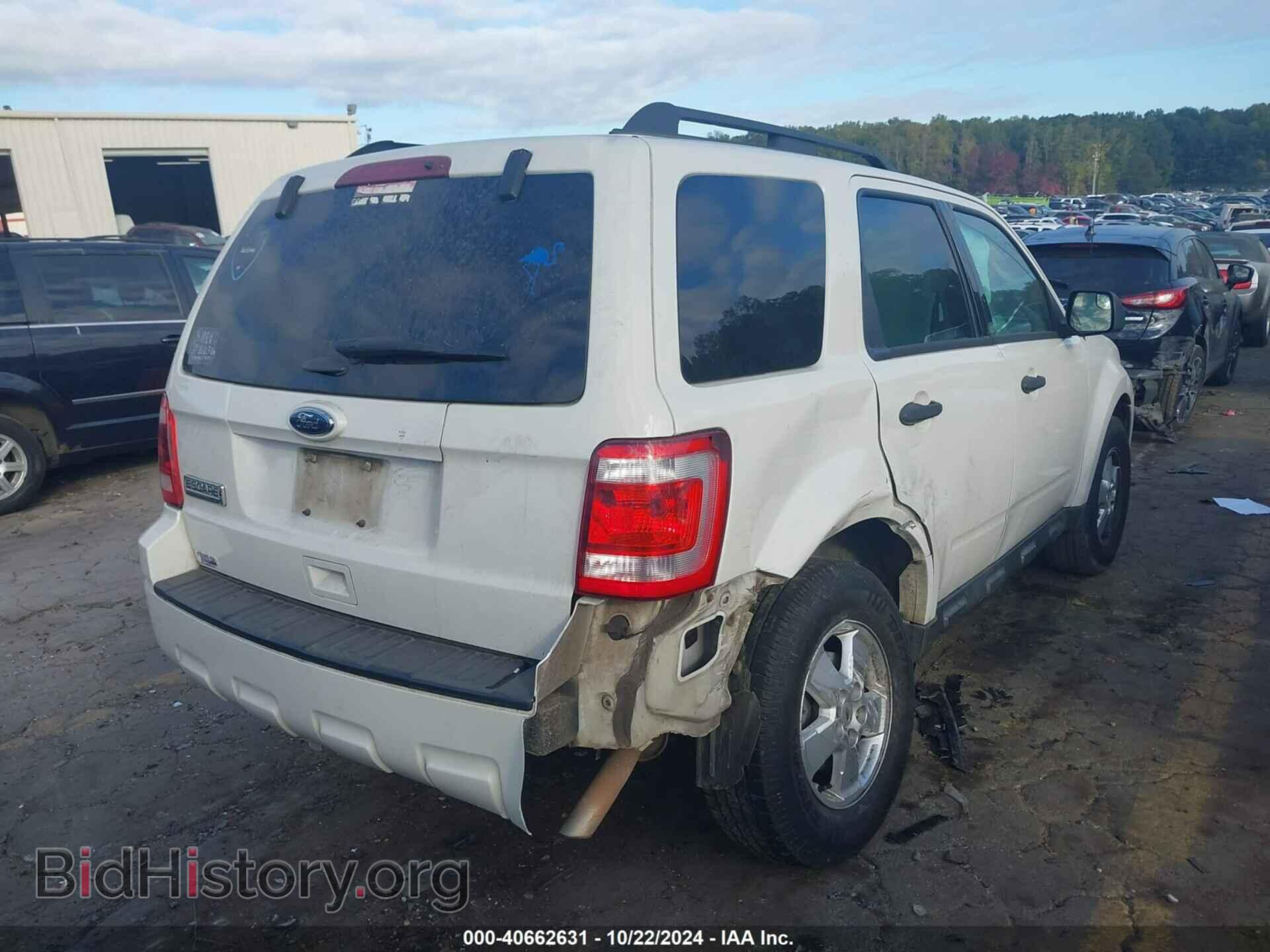 2011 FORD ESCAPE - VIN: 1FMCU0D77BKB12466 - Фото 4