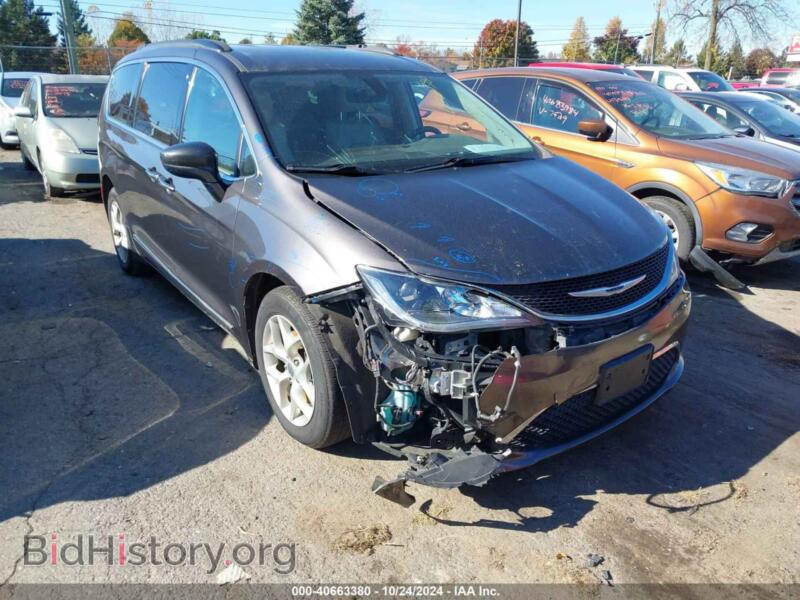 2017 Chrysler PACIFICA Touring-L (VIN 2C4RC1BG9HR578422) — photo 1 of 17, IAAI, damage: right front