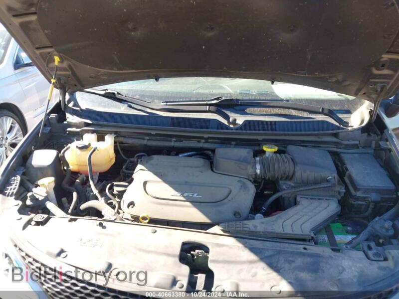 2017 Chrysler PACIFICA (VIN 2C4RC1BG9HR578422) — photo 10 of 17