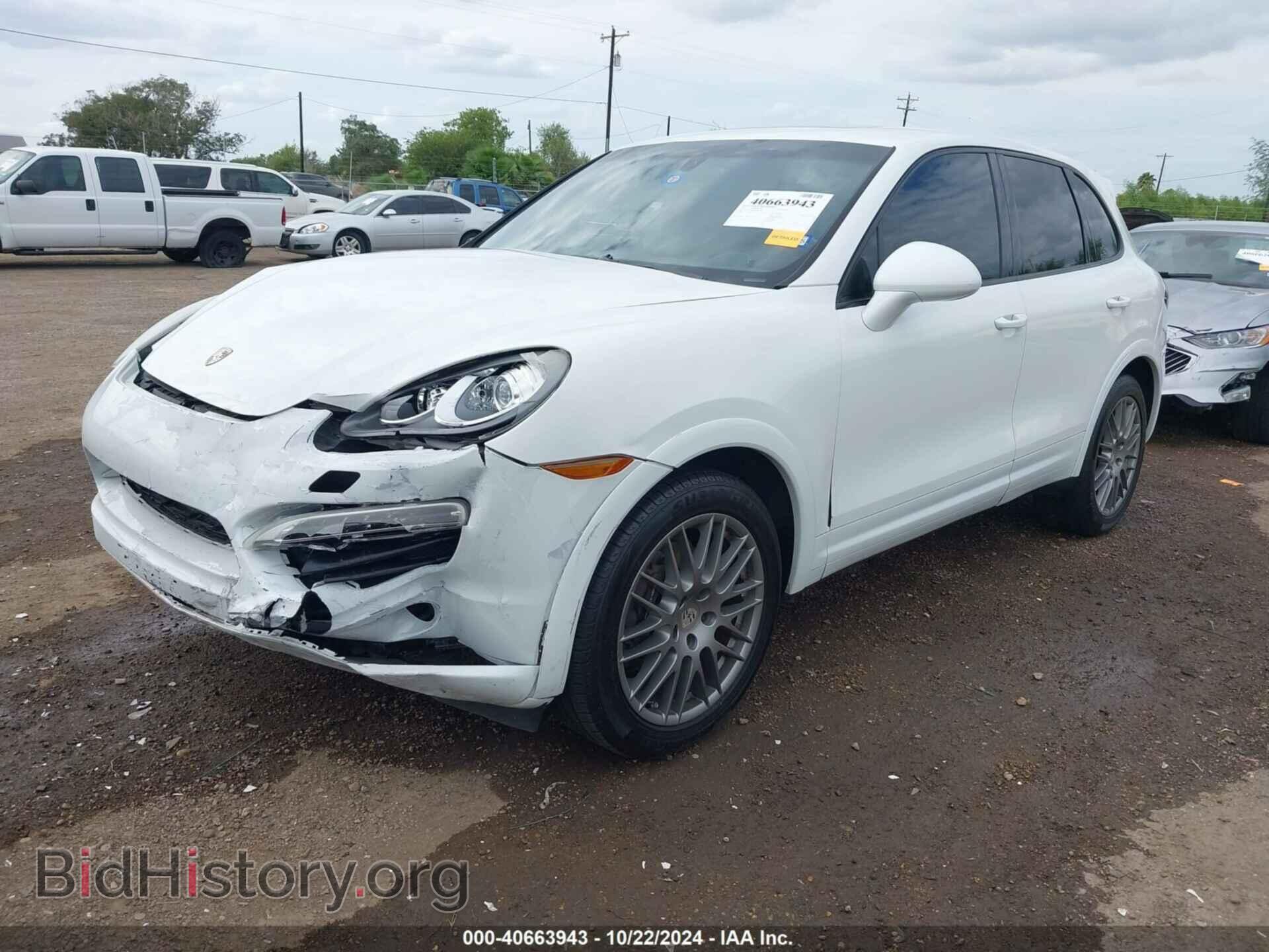 2012 PORSCHE CAYENNE - VIN: WP1AA2A28CLA11570 - Photo 2