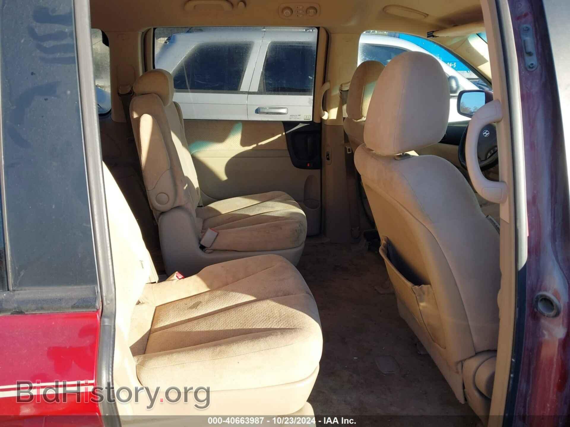 2007 HYUNDAI ENTOURAGE - VIN: KNDMC233576014445 - Фото 8