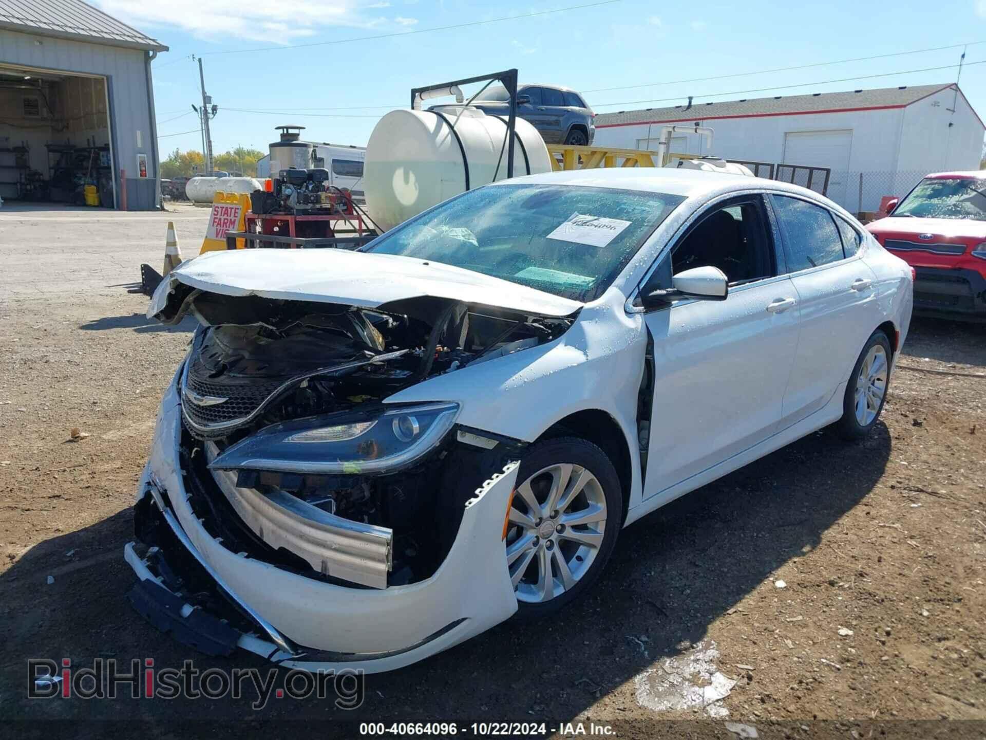2015 CHRYSLER 200 - VIN: 1C3CCCAB3FN560794 - Фото 2