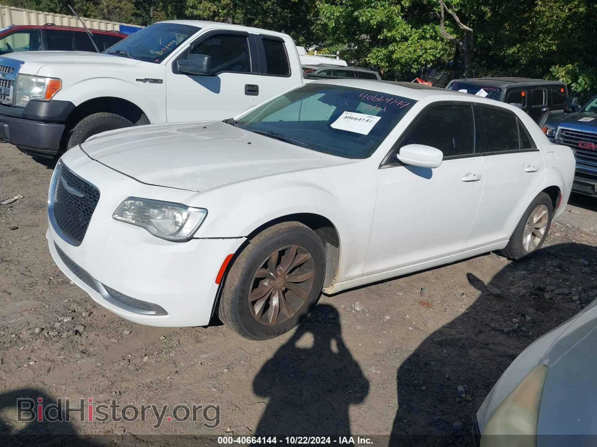 2015 CHRYSLER 300 - VIN: 2C3CCAAG4FH930207 - Фото 2
