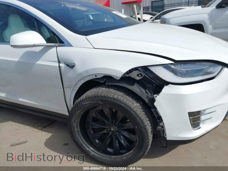 2017 Tesla MODEL X (VIN 5YJXCBE29HF076020) — фото 6 из 16