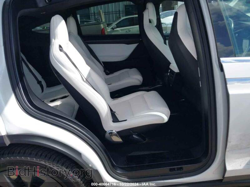 2017 Tesla MODEL X (VIN 5YJXCBE29HF076020) — фото 8 из 16