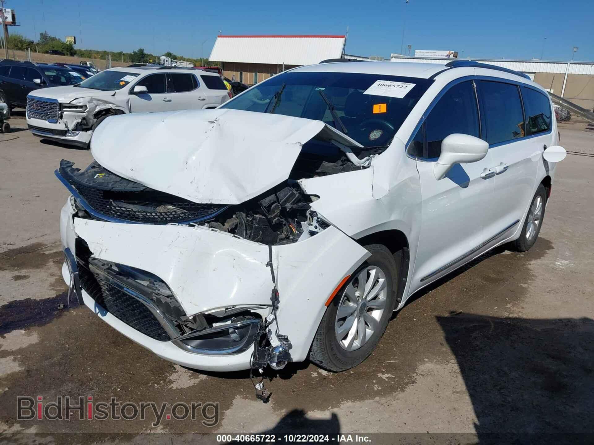 2019 CHRYSLER PACIFICA - VIN: 2C4RC1BG1KR678862 - Фото 2