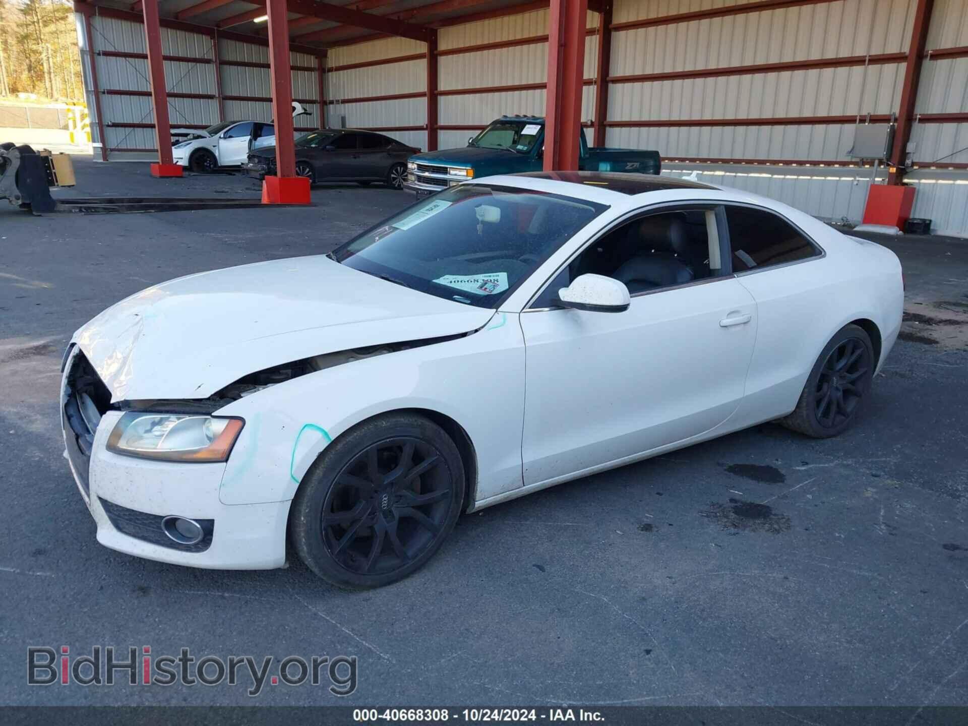 2010 AUDI A5 - VIN: WAUGFAFR2AA000681 - Фото 2