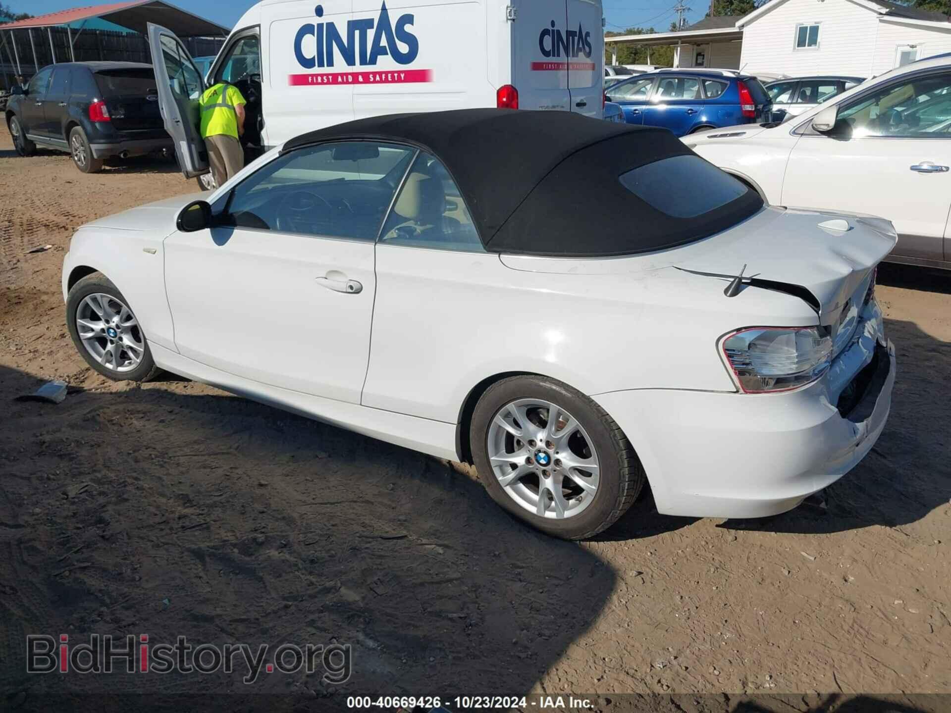 2009 BMW 128I - VIN: WBAUL73559VJ75706 - Фото 3