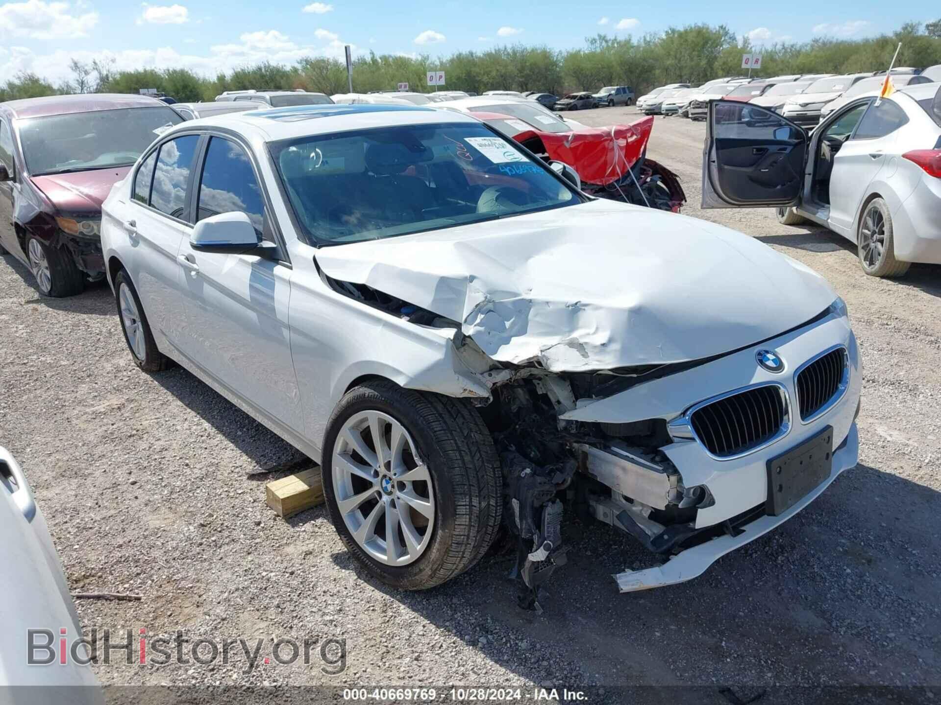 Photo WBA8E5G3XHNU44659 - BMW 320I 2017
