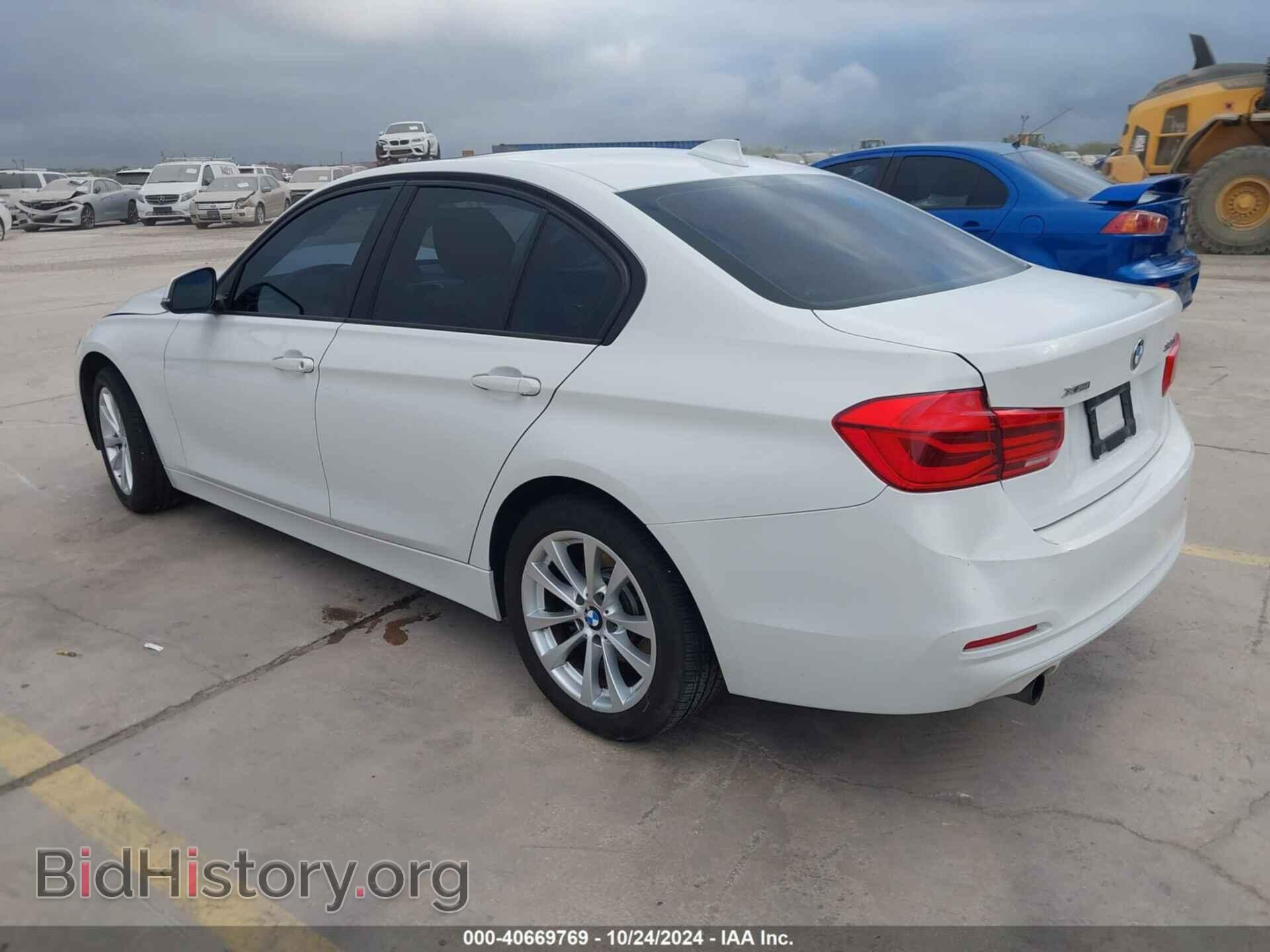 2017 BMW 320I - VIN: WBA8E5G3XHNU44659 - Фото 3